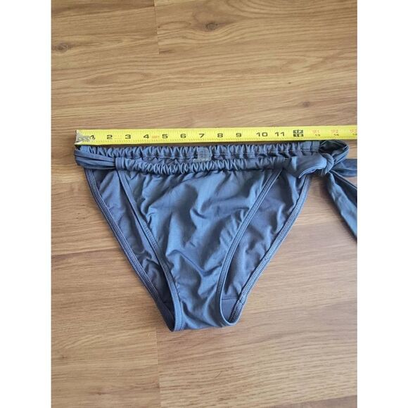 Victoria's Secret Bikini Bottom - Picture 6 of 7